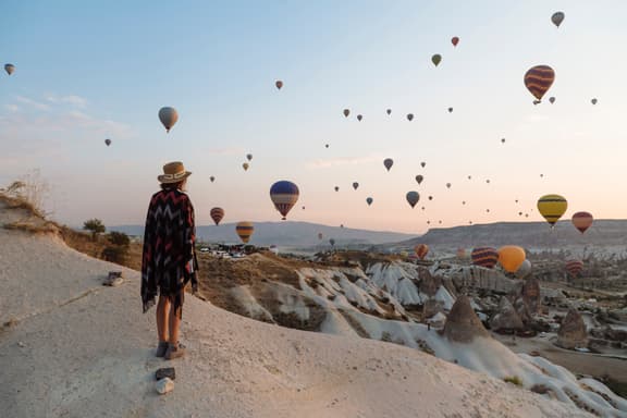 Expedia Hotels & Vacation Packages background